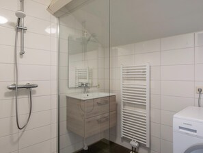 Bungalow | Bathroom