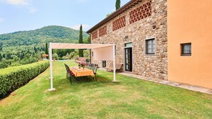 Villa | Exterior - Serene Chianti Retreat (Cavriglia)