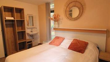 Bungalow | 3 bilik tidur, dilengkapkan perabot secara berasingan, cadar katil