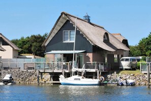 Villa | Exterior - Villa With Terrace on the Water in Friesland (Makkum)