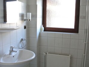 Apartment | Bathroom | Towels - South Case in the House aft Diek (St. Peter-Ording)