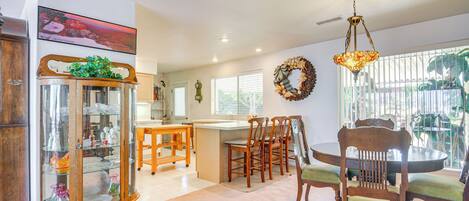 House (3 Bedrooms) | Interior