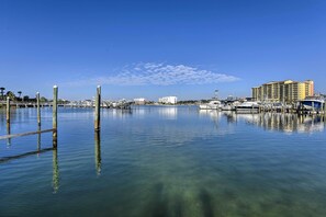 Interior - Destin Ground-level Condo w/ Private Beach Access (Destin)