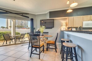 Interior - Destin Ground-level Condo w/ Private Beach Access (Destin)