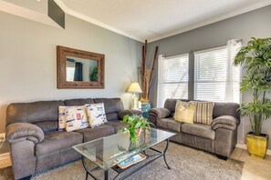 Apartment (1 Bedroom) | Front of property - Destin Ground-level Condo w/ Private Beach Access (Destin)