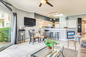 Interior - Destin Ground-level Condo w/ Private Beach Access (Destin)