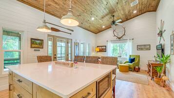 Cottage (2 Bedrooms) | Interior