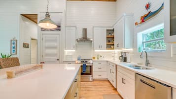 Cottage (2 Bedrooms) | Interior