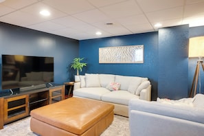 Apartment (1 Bedroom) | Interior - Cozy Milwaukee Apartment w/ Deck, 2 Mi to Airport! (Milwaukee)