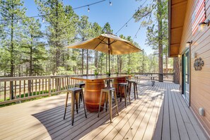 House (3 Bedrooms) | Interior - Fire Pit + Trail Access: Spacious Happy Jack Cabin (Happy Jack)