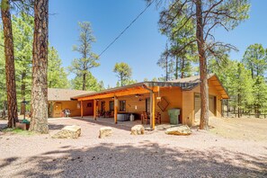 House (3 Bedrooms) | Interior - Fire Pit + Trail Access: Spacious Happy Jack Cabin (Happy Jack)