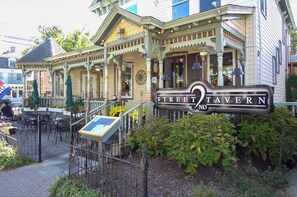 Exterior detail - Bay Beach Bungalow Angola by the Bay near OCEAN SLEEPS 10  (Lewes)