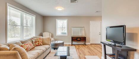 Apartment (3 Bedrooms) | Front of property