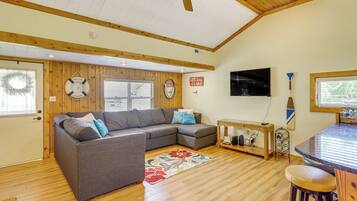 Cottage (2 Bedrooms) | Front of property