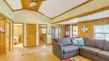 Cottage (2 Bedrooms) | Interior