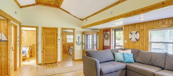 Waterfront Port Clinton Cottage w/ Fire Pit!