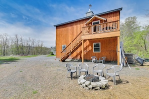 Interior - Fire Pit + Beach Access: Quiet Northville Retreat (Northville)
