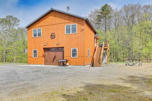 Interior - Fire Pit + Beach Access: Quiet Northville Retreat (Northville)