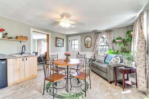 Books - Conesus Apt w/ Fire Pit, Near Wineries + Lake! (Conesus)