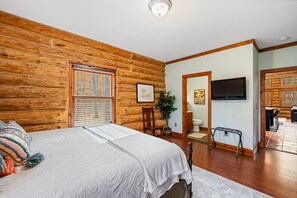 Travel cot, WiFi, bed sheets