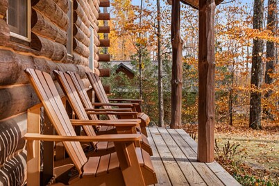 Ski-In/Ski-Out Chalet at the Top of The Highlands!