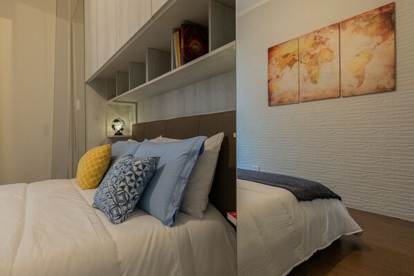 Iron/ironing board, free WiFi, bed sheets