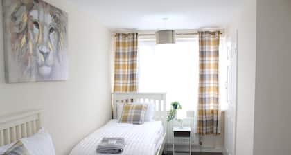 Captivating 3-bed House in Newcastle Upon Tyne
