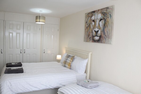 House | 3 bedrooms, iron/ironing board, free WiFi, bed sheets - Captivating 3-bed House in Newcastle Upon Tyne (Newcastle-upon-Tyne)