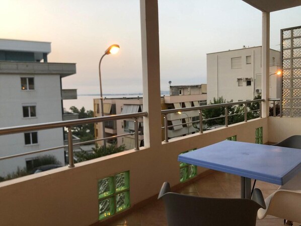 Leilighet | Utendørsservering