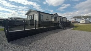 Cabin | Exterior