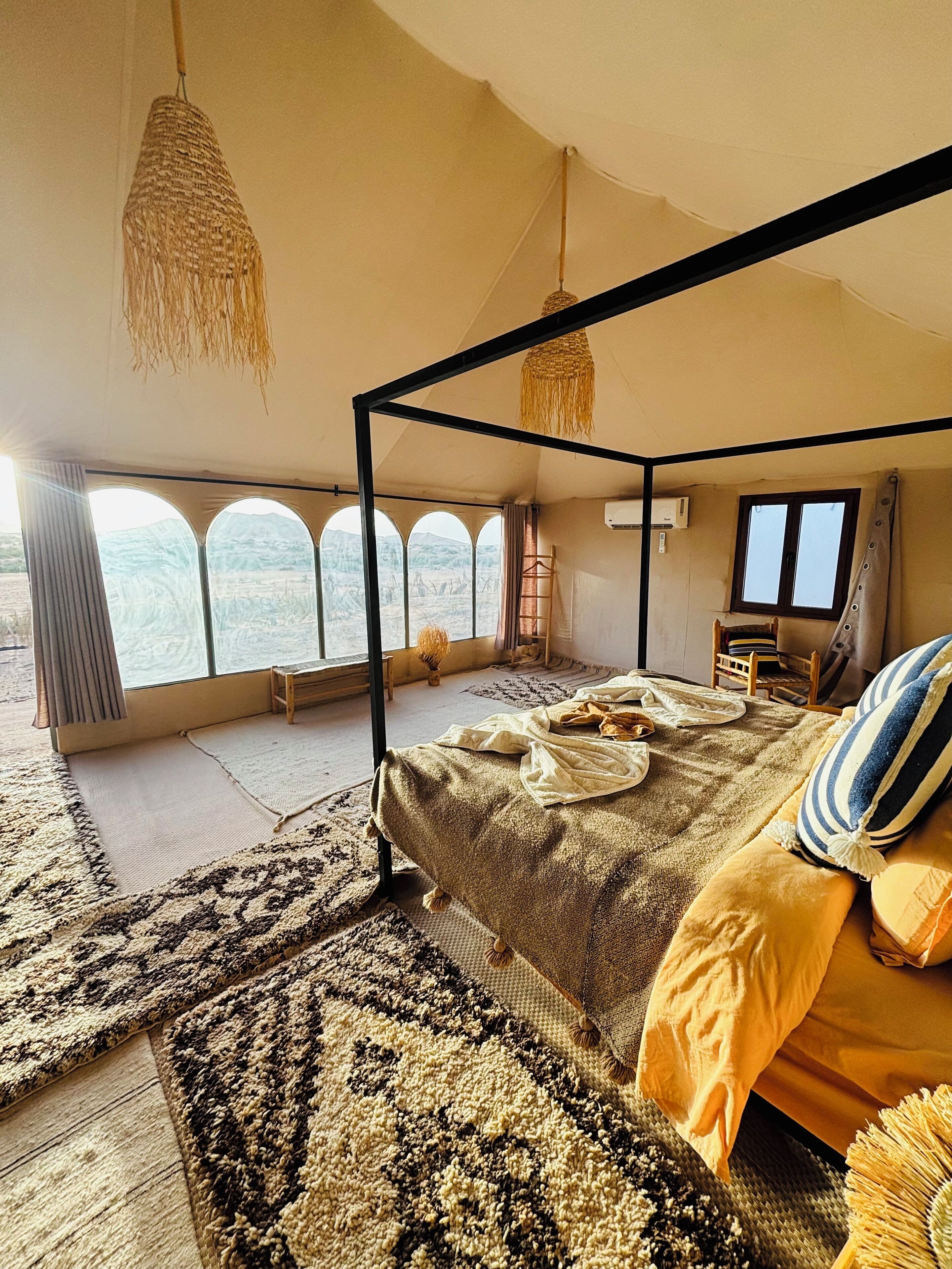 皇室帳篷 | 免費 Wi-Fi、床單