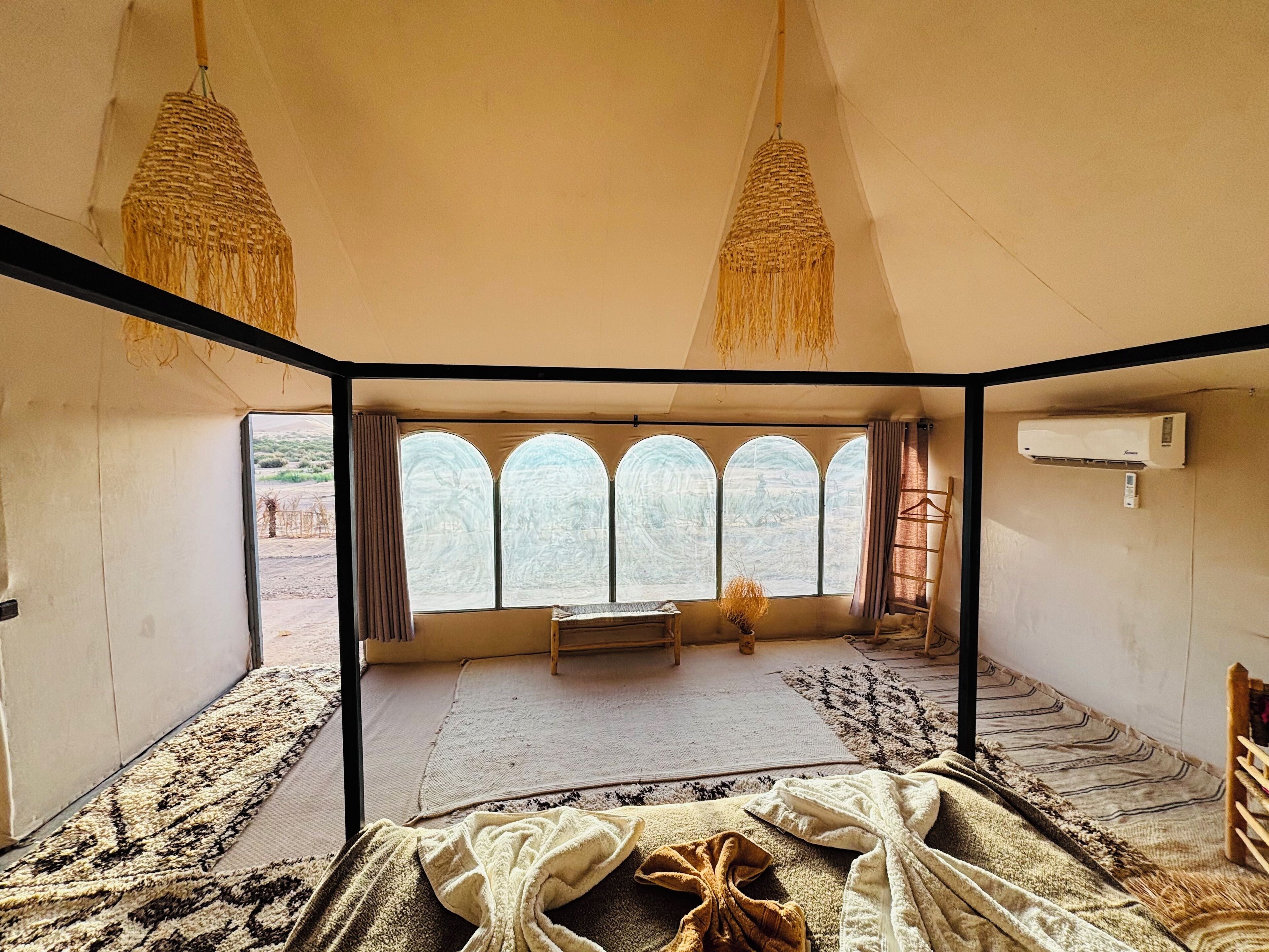 Free WiFi, bed sheets