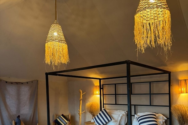 Royal Tent | 1 bedroom, free WiFi, bed sheets