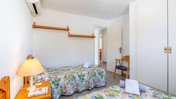 2 slaapkamers, een strijkplank/strijkijzer, gratis wifi, beddengoed