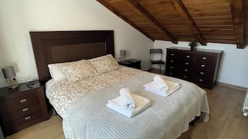 Familie penthouse, uitzicht op bergen | Luxe beddengoed, donsdekens, individueel gedecoreerd