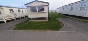 Exterior - Charming 3-bed Lodge in Clacton-on-sea (Clacton-on-Sea)