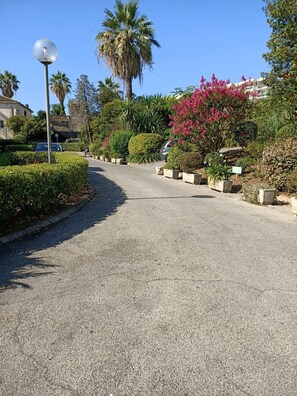 Property grounds - Appartement Golfe Juan Vue Mer Avec Piscine sur le Toit + Parking (Vallauris)