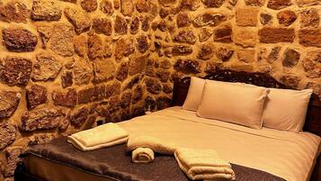 Egyptian cotton sheets, premium bedding, minibar, soundproofing