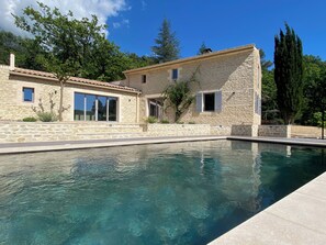 Piscina a l'aire lliure 