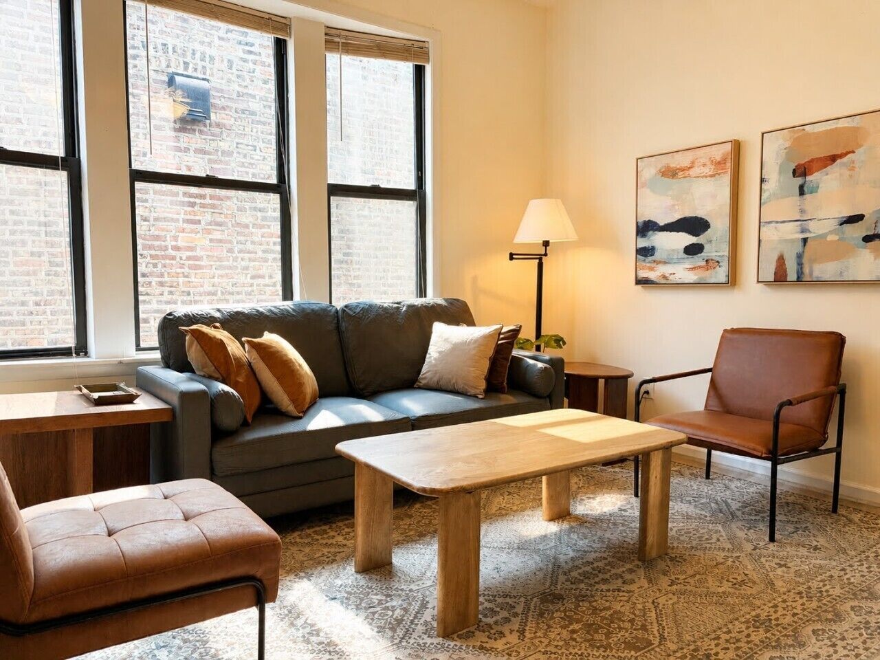 Flexhome Ukrainian Village  2br  Walkable + Private Balcony · Sleeps 6 - Chicago, IL