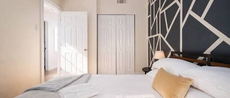 2 Schlafzimmer, Schreibtisch, Bügeleisen/Bügelbrett, kostenloses WLAN