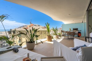 Outdoor dining - Apartment 'Wave' with Sea View, Wi-Fi and Air Conditioning (Fuengirola)