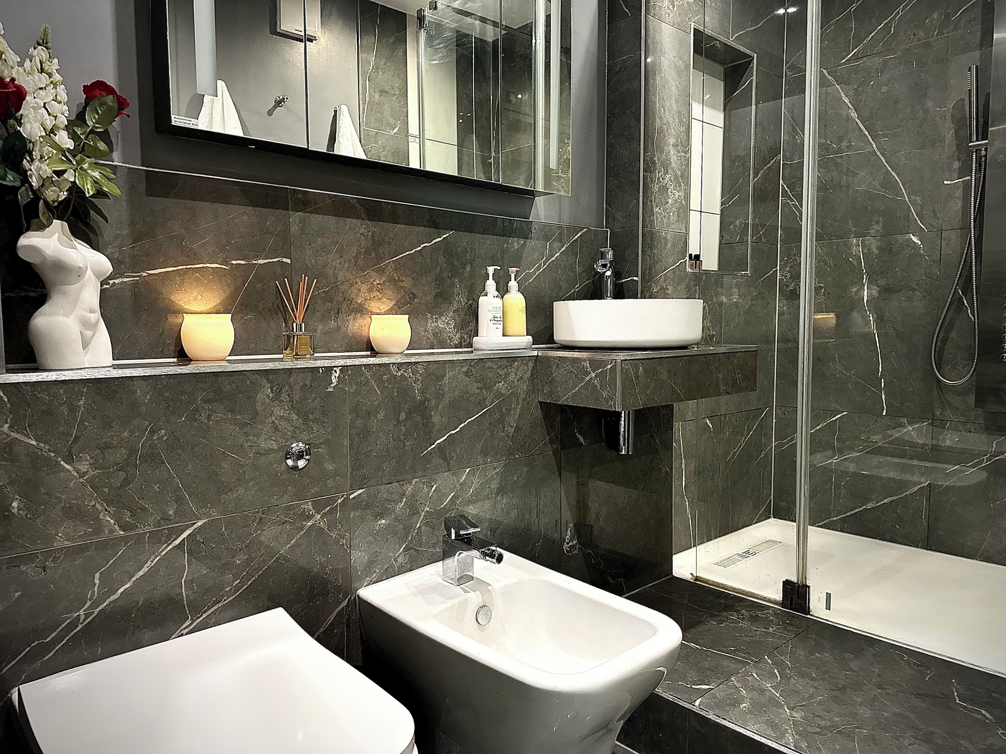 Apartment | Bilik Mandi | Pancuran mandi, kelengkapan dandanan diri percuma, pengering rambut 