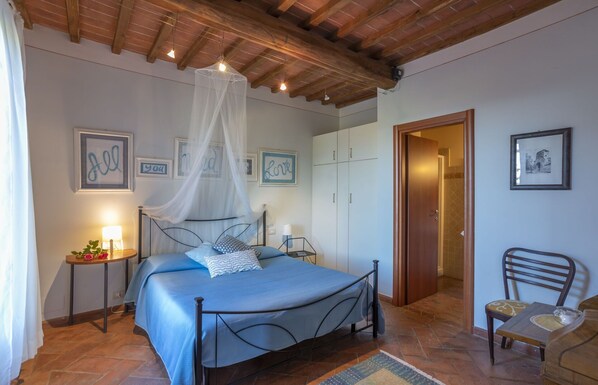 1 bedroom, travel cot, free WiFi - Le Fornaci - Apartment with pool (Latereto)
