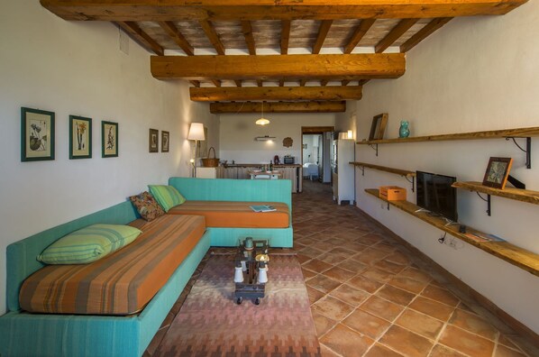 TV - Le Fornaci - Apartment with pool (Latereto)