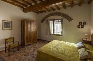 1 bedroom, travel crib, free WiFi