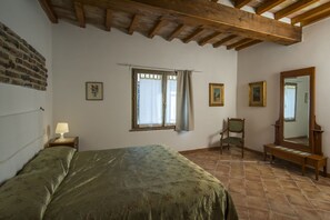 1 bedroom, travel cot, free WiFi - Le Fornaci - Apartment with pool (Latereto)