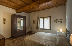 1 bedroom, travel crib, free WiFi