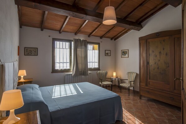 2 habitaciones, cuna de viaje y wifi gratis 