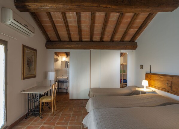 1 chambre, lit parapluie, Wi-Fi gratuit